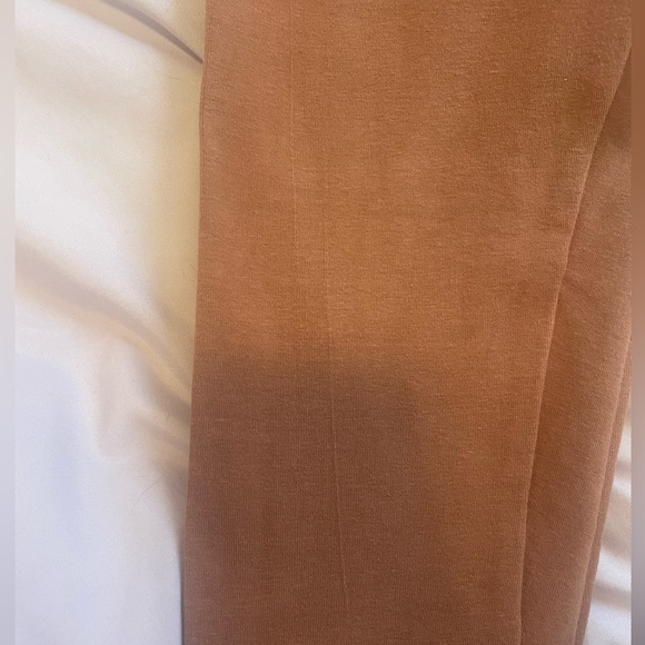 NWT skims outdoor leggings - Picture 4 of 4